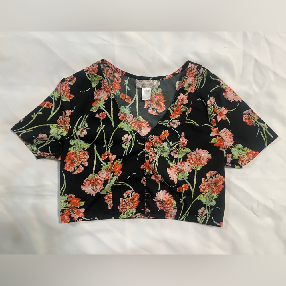 Band of gypsies black floral crop top size medium